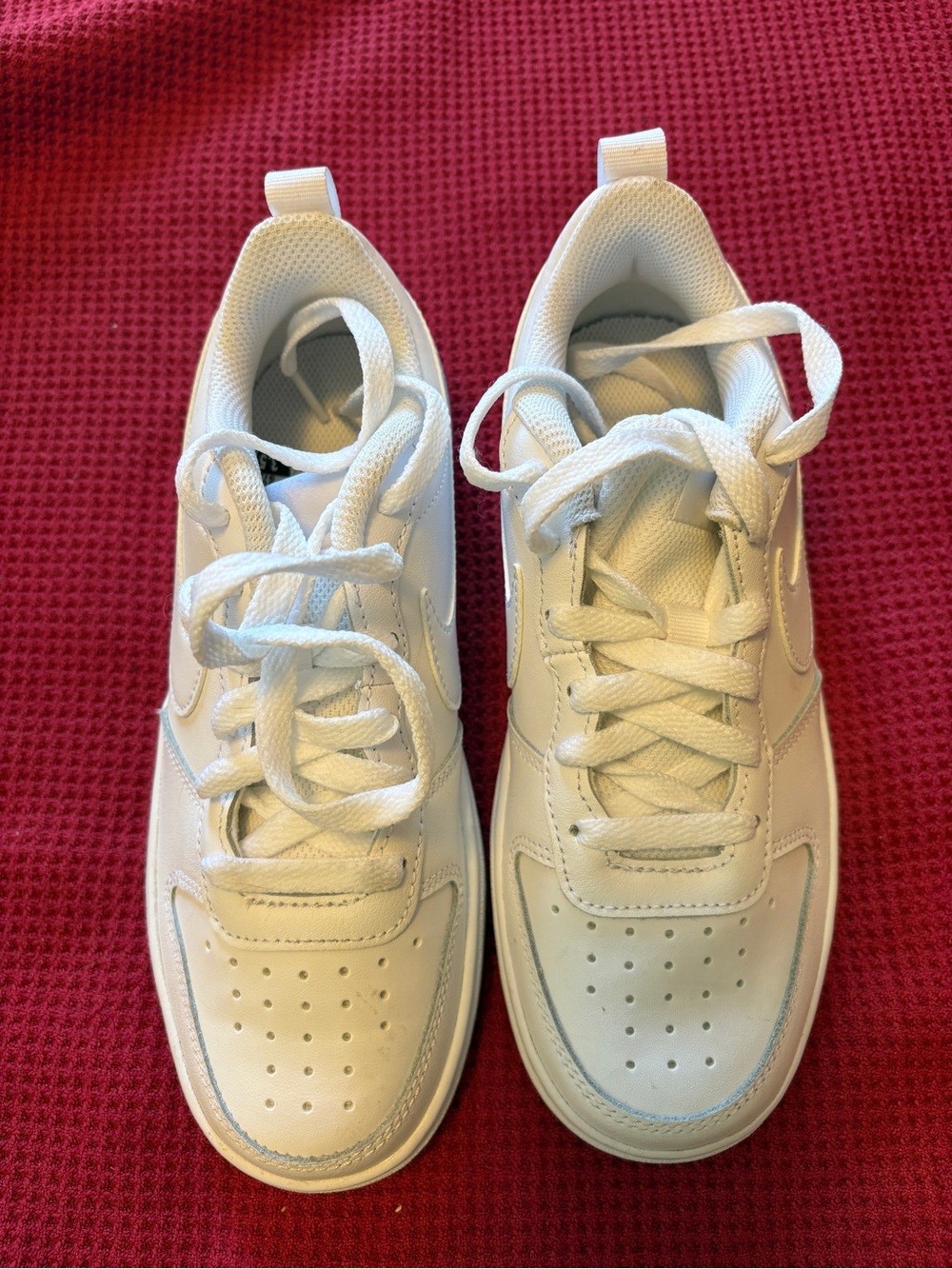 NWOT Nike Court Borough Low 2  (BQ5448-100) BOY’s 3.5Y